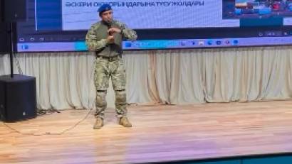 Сәрсенбі – кәсіптік бағдар беру күніне орай, мектебімізге Әскери маман, үлгілі отбасы иесі – аға офицер